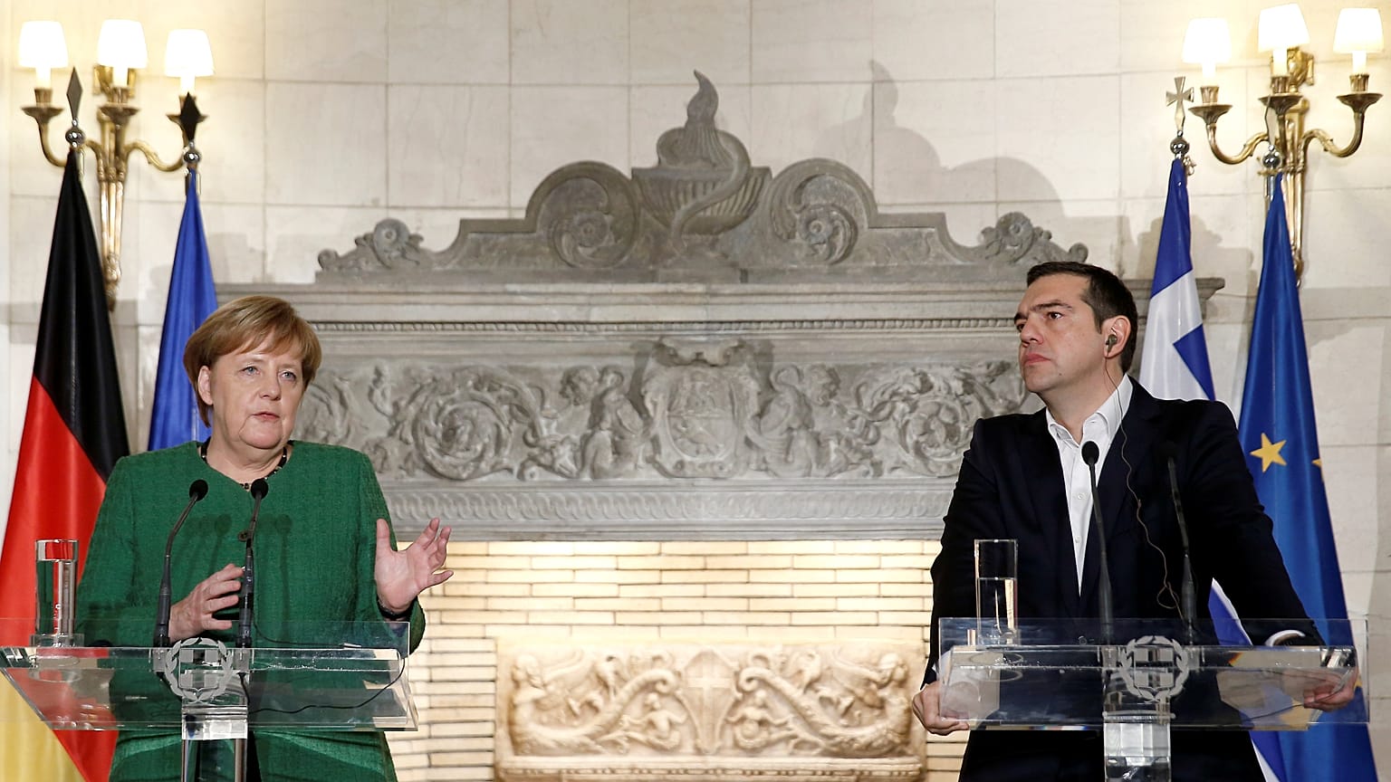 Μέρκελ: Σπουδαίος ο ρόλος της Ελλάδας στα Βαλκάνια (Live)