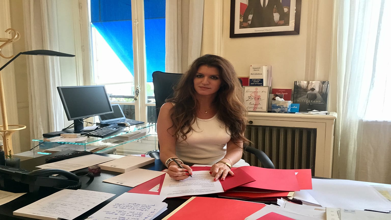 من يمول أعمال العنف في حراك السترات الصفراء؟ وزيرة فرنسية تتهم.. "قوى أجنبية" !