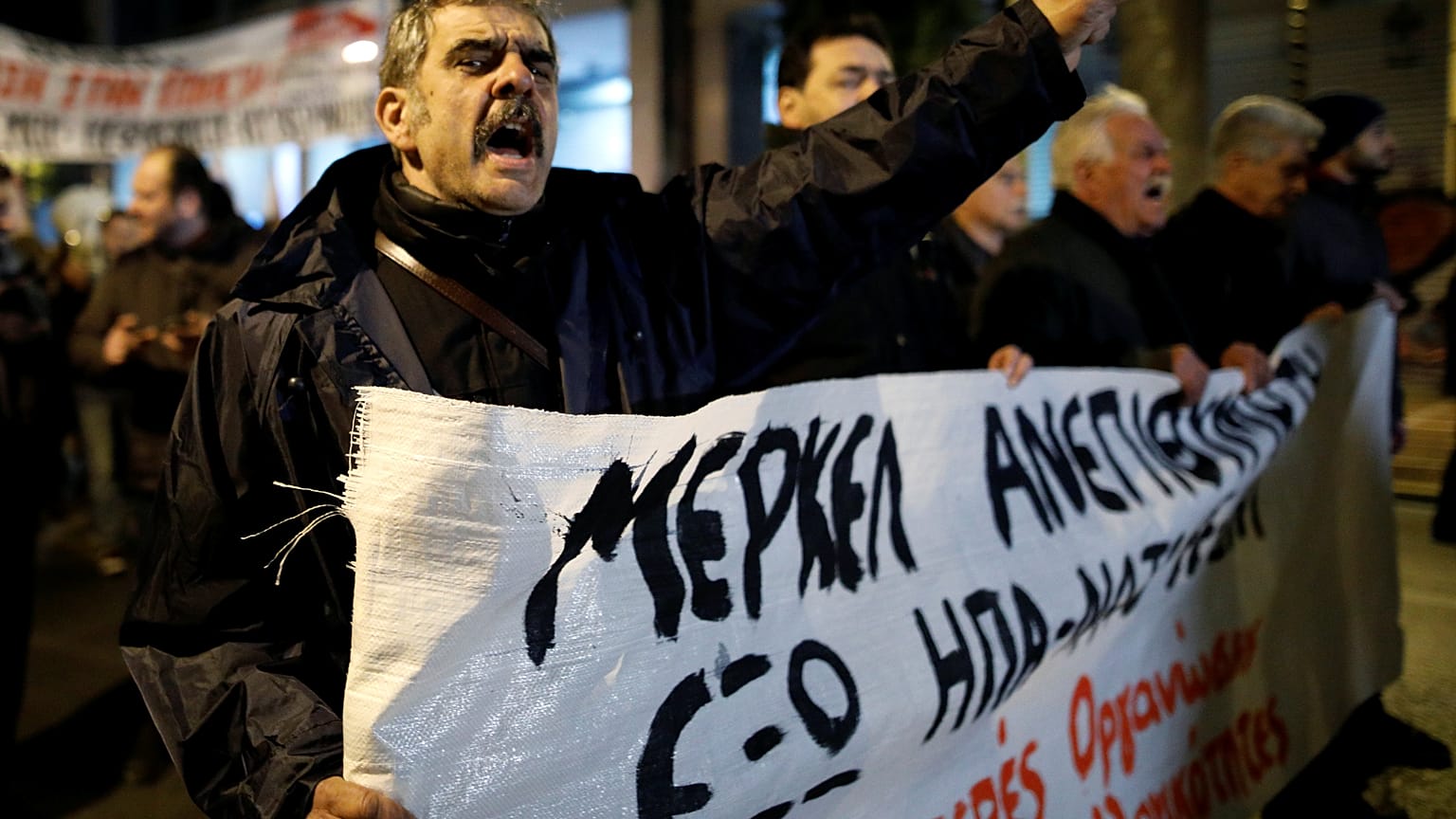 Επίσκεψη Μέρκελ: Επεισόδια και χημικά στο κέντρο της Αθήνας 