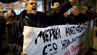 Επίσκεψη Μέρκελ: Επεισόδια και χημικά στο κέντρο της Αθήνας 