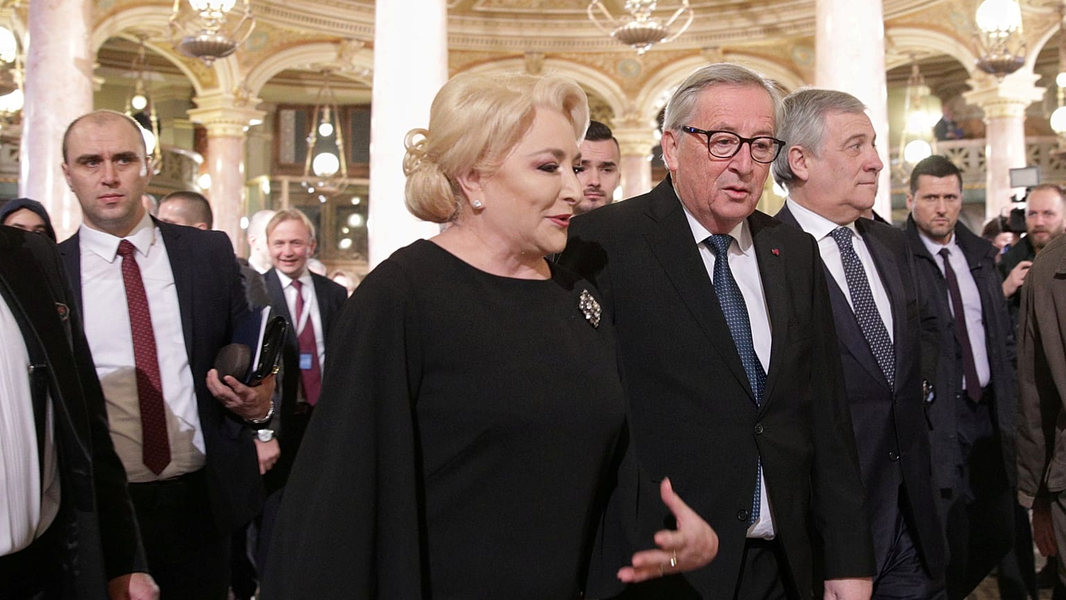 Romanya yolsuzluk iddiaları gölgesinde AB Konseyi dönem başkanlığını devraldı 