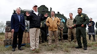 Trump, en la frontera con México: 'Necesitamos un muro'