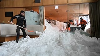Video | Avrupa'da kara kış hayatı dondurdu