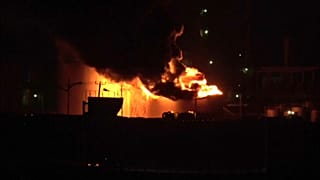 حريق في مصفاة نفط بمدينة عدن في اليمن