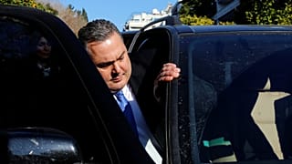 Ψήφο εμπιστοσύνης θα ζητήσει ο πρωθυπουργός άμεσα (Live)