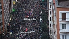 Miles de personas reclaman en Bilbao el retorno a casa de los presos etarras