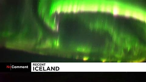 Island: Polarlichter lenken Autofahrer ab