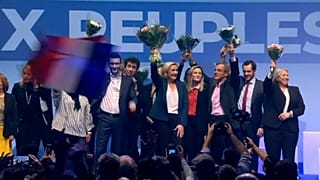 Francia, Marine Le Pen apre la campagna della destra per le europee