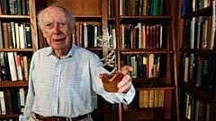 'Siyahilerle beyazlar arasında zeka farkı var' diyen Nobel ödüllü bilim insanı unvanlarından oldu  