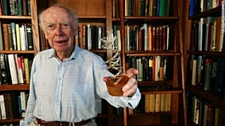 'Siyahilerle beyazlar arasında zeka farkı var' diyen Nobel ödüllü bilim insanı unvanlarından oldu