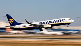 Η Ryanair σταματά τις πτήσεις Αθήνα – Θεσσαλονίκη