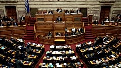 Αντίστροφη μέτρηση για την ψήφο εμπιστοσύνης στη Βουλή