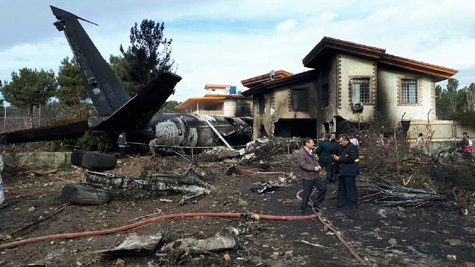 Iran: incidente aereo, 15 morti