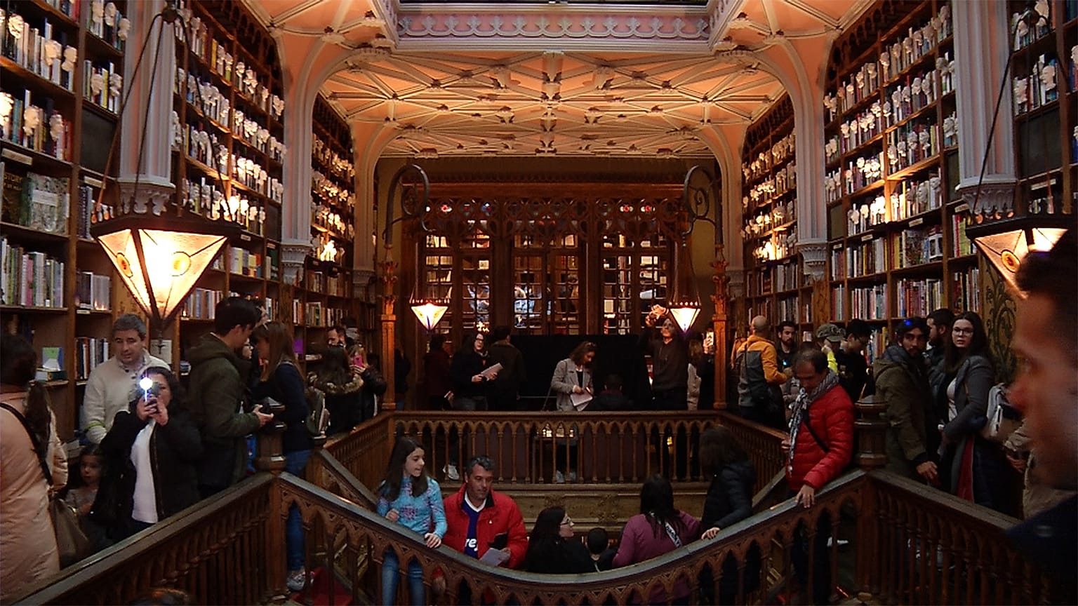  Harry Potter hikayelerine ilham veren kitapevi 113 yaşında