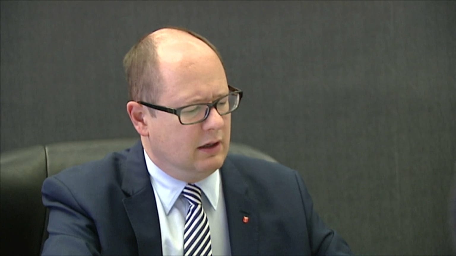 Agressé au couteau, le maire de Gdansk n'a pas survécu 