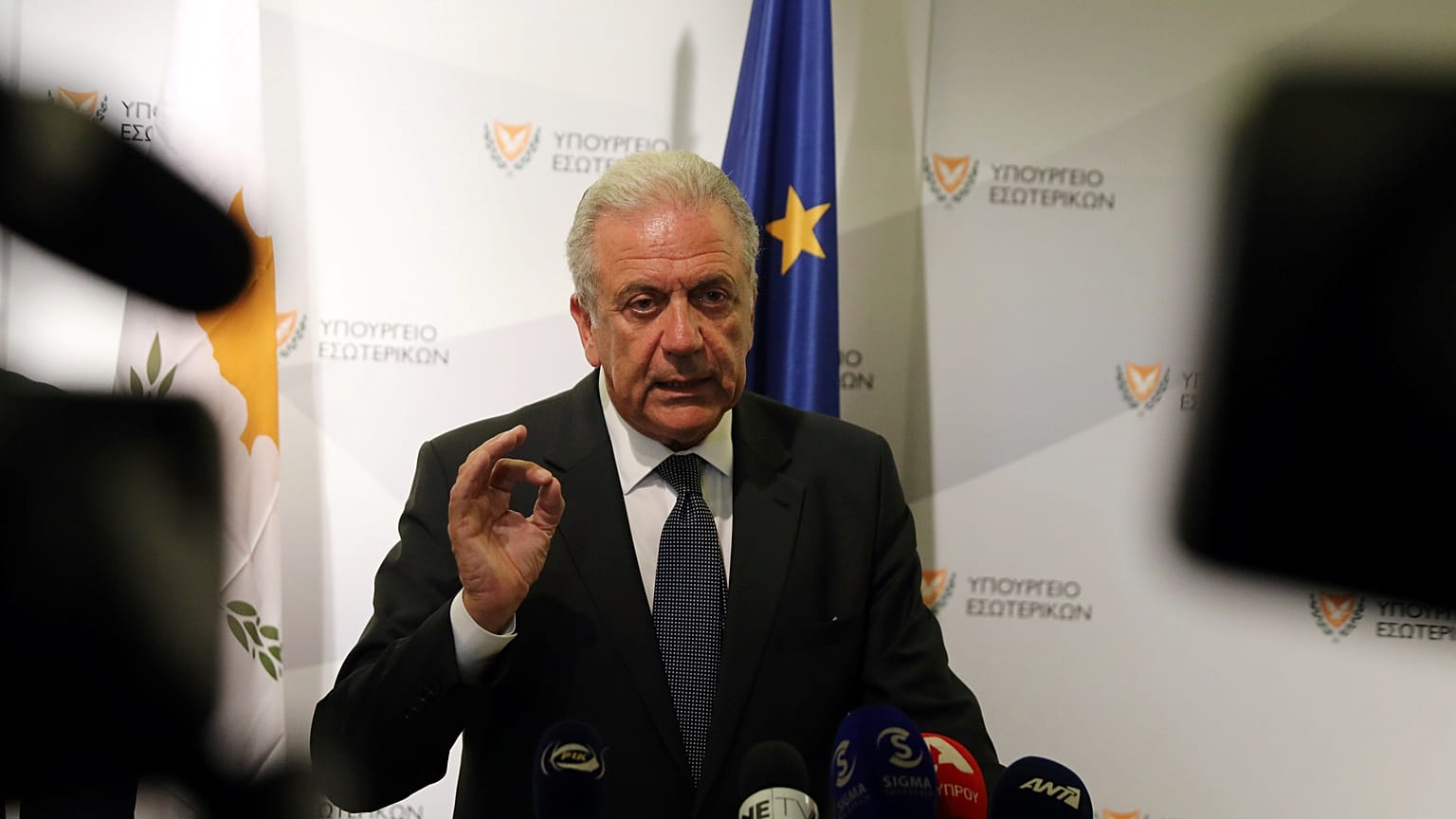 Avramopulosz: nincs migrációs vagy menekültválság az Európai Unióban
