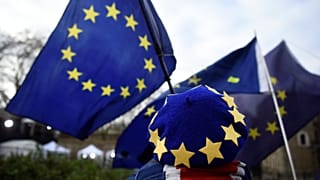 Brexit: τα βασικά σενάρια των εξελίξεων μετά την απόρριψη της συμφωνίας