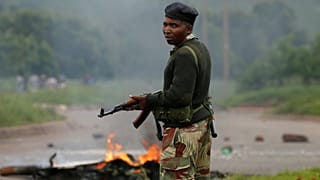 Zimbabwe : des manifestations dégénèrent et font au moins trois morts
