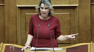 Φωτογραφίες με λιωμένα κεφάλια γυναικών εστάλησαν στην Κ. Παπακώστα