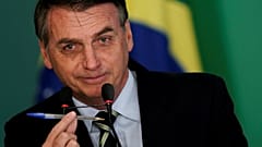 Jair Bolsonaro pouco antes de assinar o decreto da posse de armas