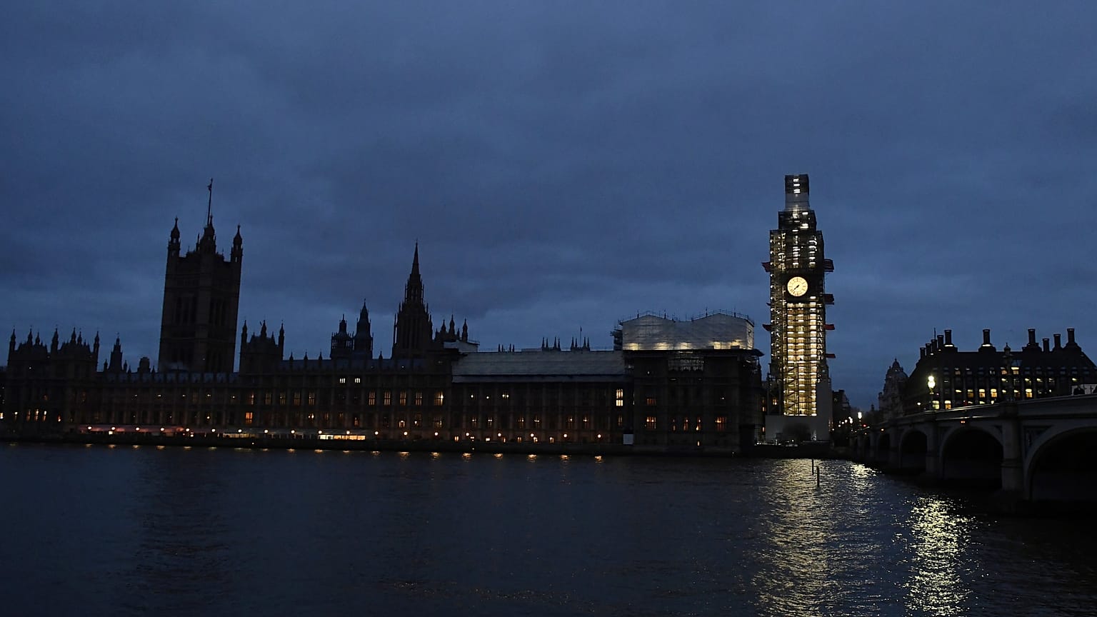 Theresa May fordert Opposition zum Dialog auf