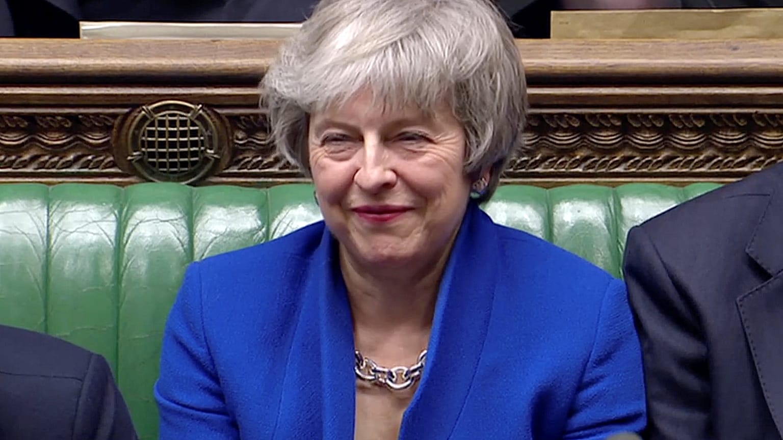 Theresa May sobrevive a la moción de censura