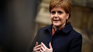 Sturgeon dice que May no mueve sus "líneas rojas"