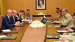 مذاکرات صلح افغانستان؛ طالبان گفتگو با خلیل‌زاد در پاکستان را رد کرد