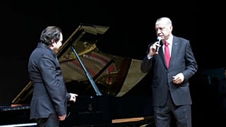 Video | Erdoğan Fazıl Say'ı ayakta alkışladı: 'Sevgili Fazıl çok farklı şekilde takdim etti'