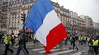 L'acte 10 des "gilets jaunes" en France