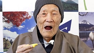 В Японии умер самый старый в мире мужчина