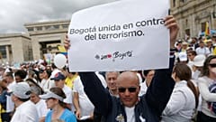 Les Colombiens unis contre la terreur, l'ELN revendique l'attentat
