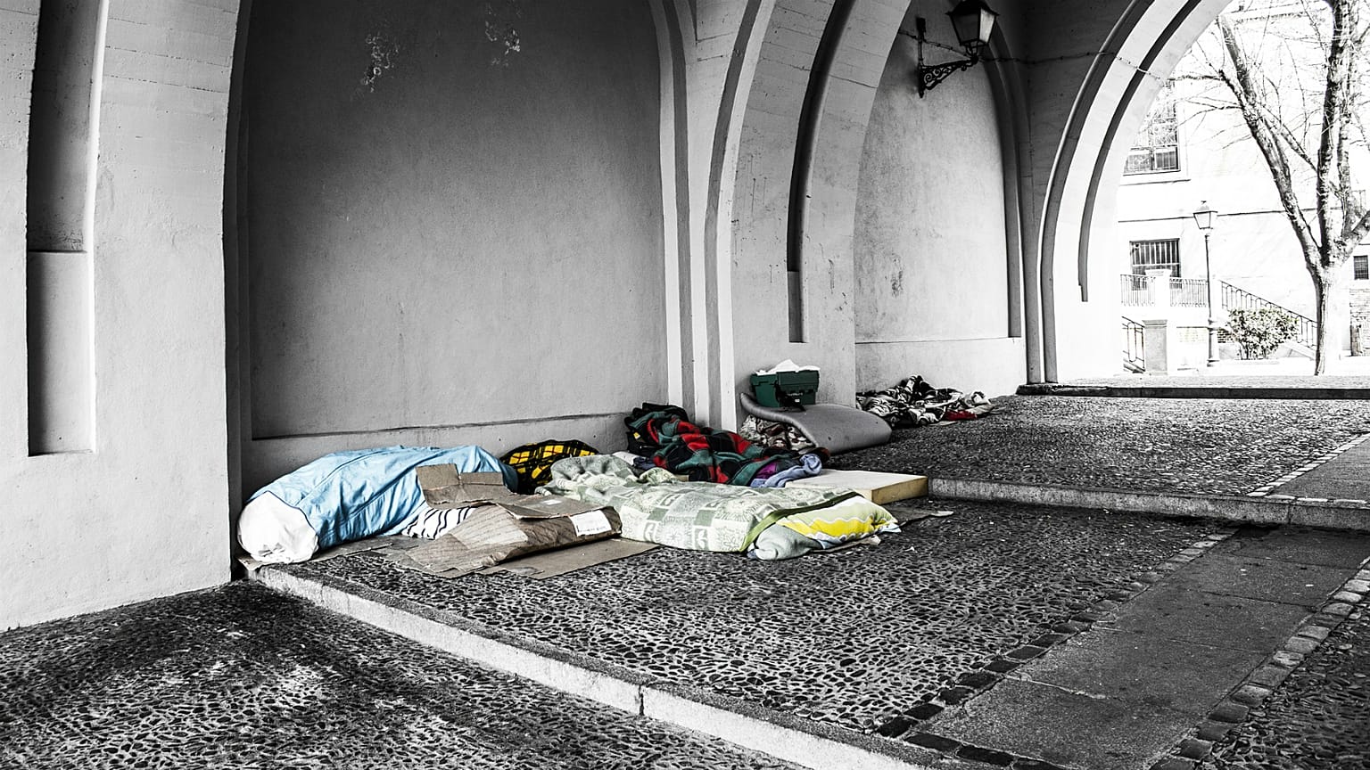 Poverty report: 26 individuals own the same as poorest 50% of humanity
