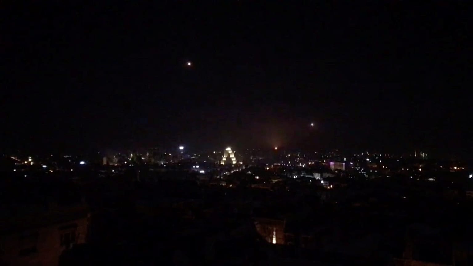 Israele conferma: razzi contro l'Iran in Siria 
