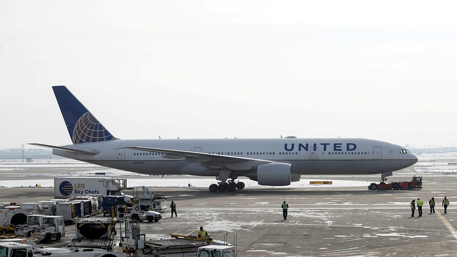 United Airlines passengers delayed on board plane for 16 hours
