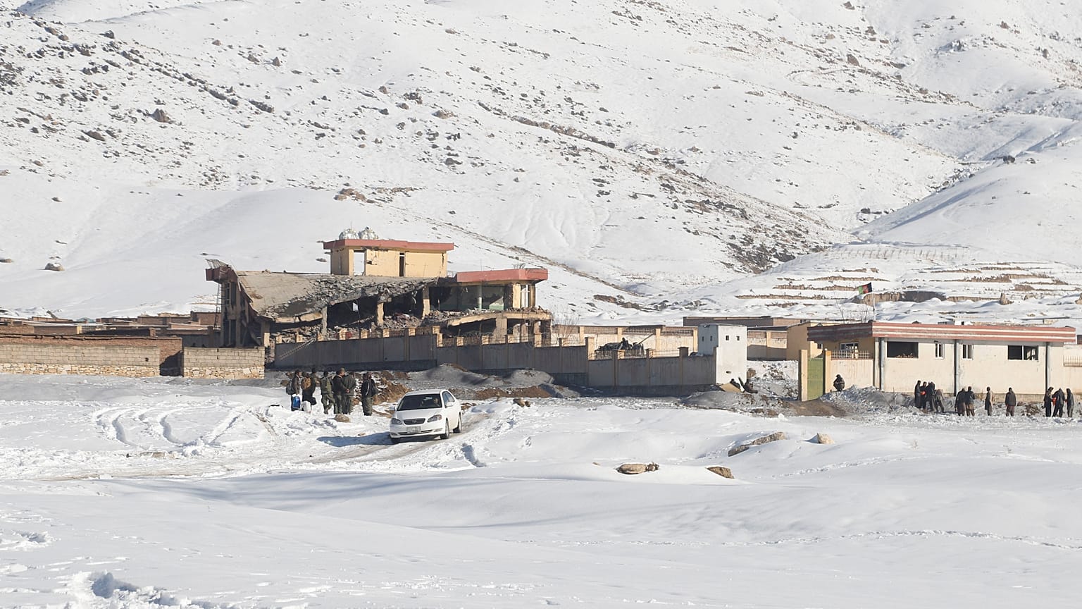 Afganistan: Taliban militanlarının vurduğu Wardak kentindeki askeri üs