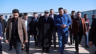 رئيس الوزراء العراقي يزور البصرة ويعد بخدمات أفضل 