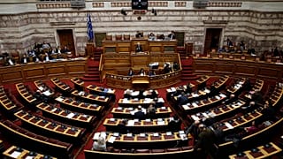 Υψηλοί τόνοι στη Βουλή για τη Συμφωνία των Πρεσπών
