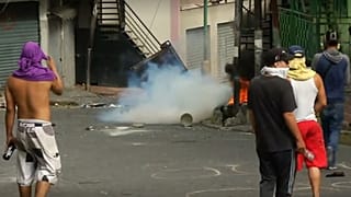 Venezuela'da düşük rütbeli askerlerin darbe girişimi başarısız oldu