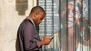 Zimbabve'de hükümetin emriyle kesilen internet yargı kararıyla geri geldi