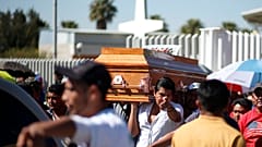 Explosión de un oleoducto en México: tanto dolor no cabe en el cementerio de Tlahuelilpan