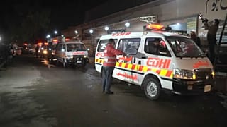 فيديو: مقتل 27 شخصا في ارتطام حافلة بناقلة نفط بباكستان
