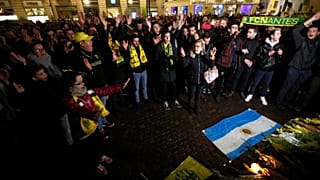 Фанаты ФК "Нант" собрались в центре города в знак поддержки Э.Сала