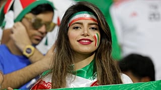 تصاویر زنان ایرانی در امارات در حال تشویق تیم ملی فوتبال