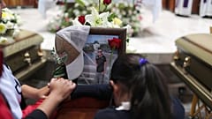 Мексиканцы прощаются с жертвами взрыва на трубопроводе
