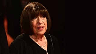 Tiyatro ve sinema dünyasının duayenlerinden Ayşen Gruda hayatını kaybetti