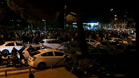 Taxi drivers strike on opening day of Madrid tourism conference