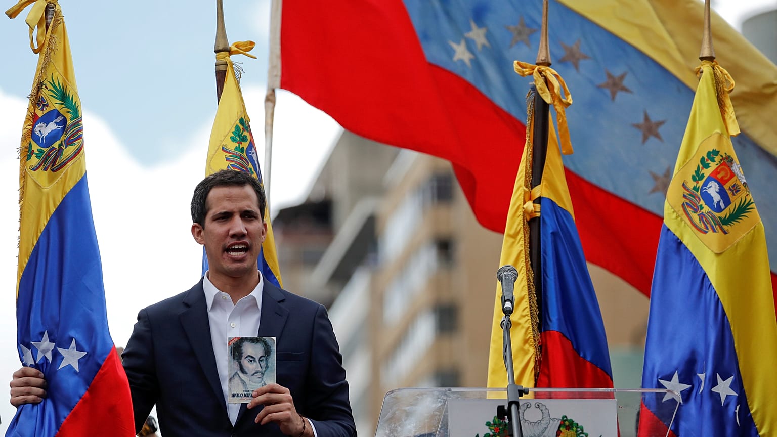 Venezuela'da siyasi kriz: Maduro'yu devirmek isteyen Juan Guaido kim?
