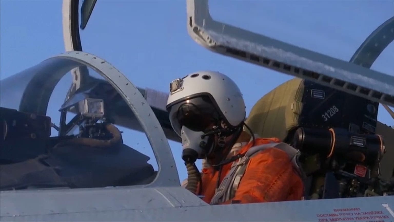 إقلاع مقاتلة روسية من نوع Su-27 لاعتراض طائرة استطلاع سويدية فوق البلطيق