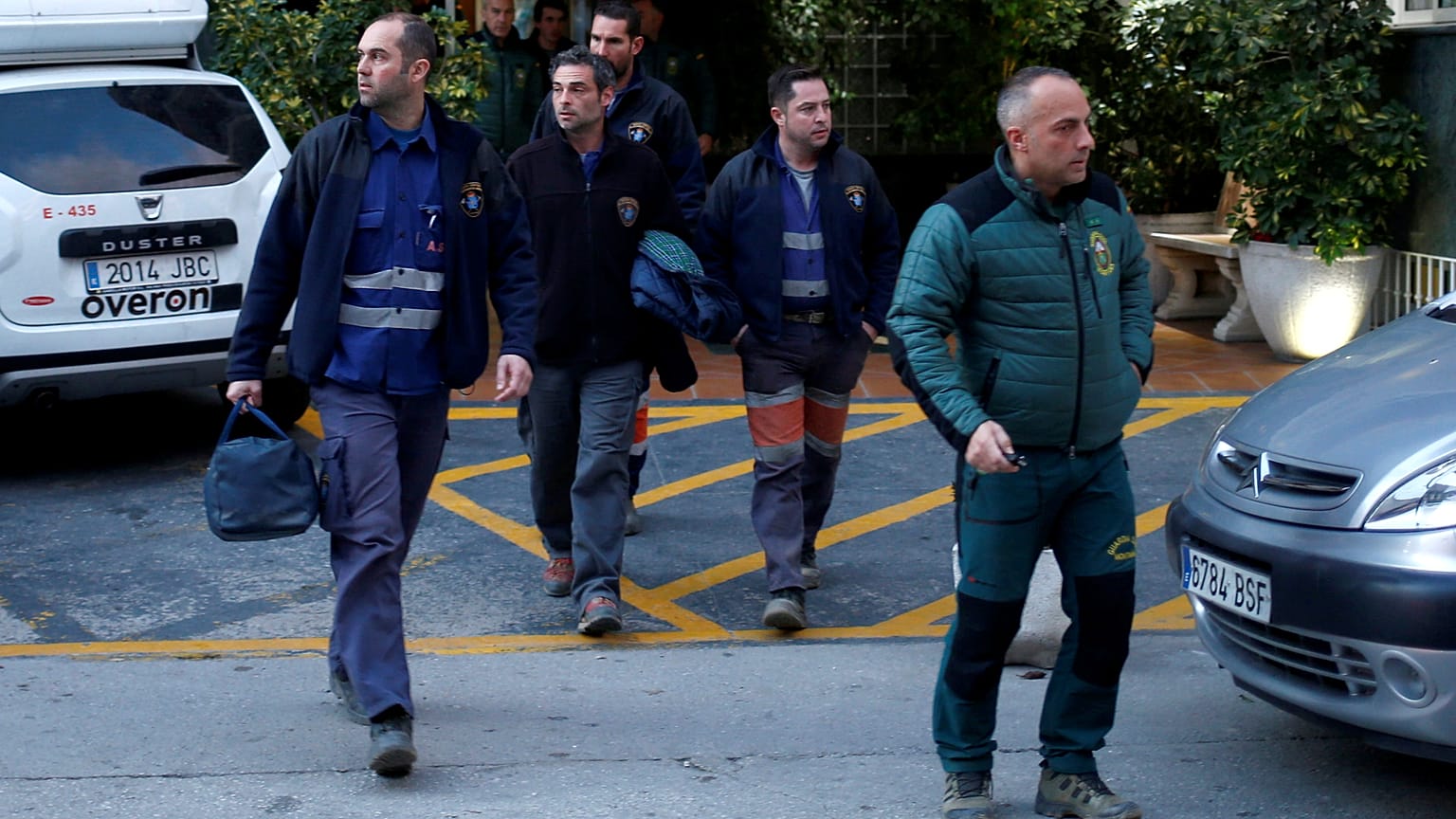 Los mineros asturianos bajan al pozo en Totalán para rescatar a Julen